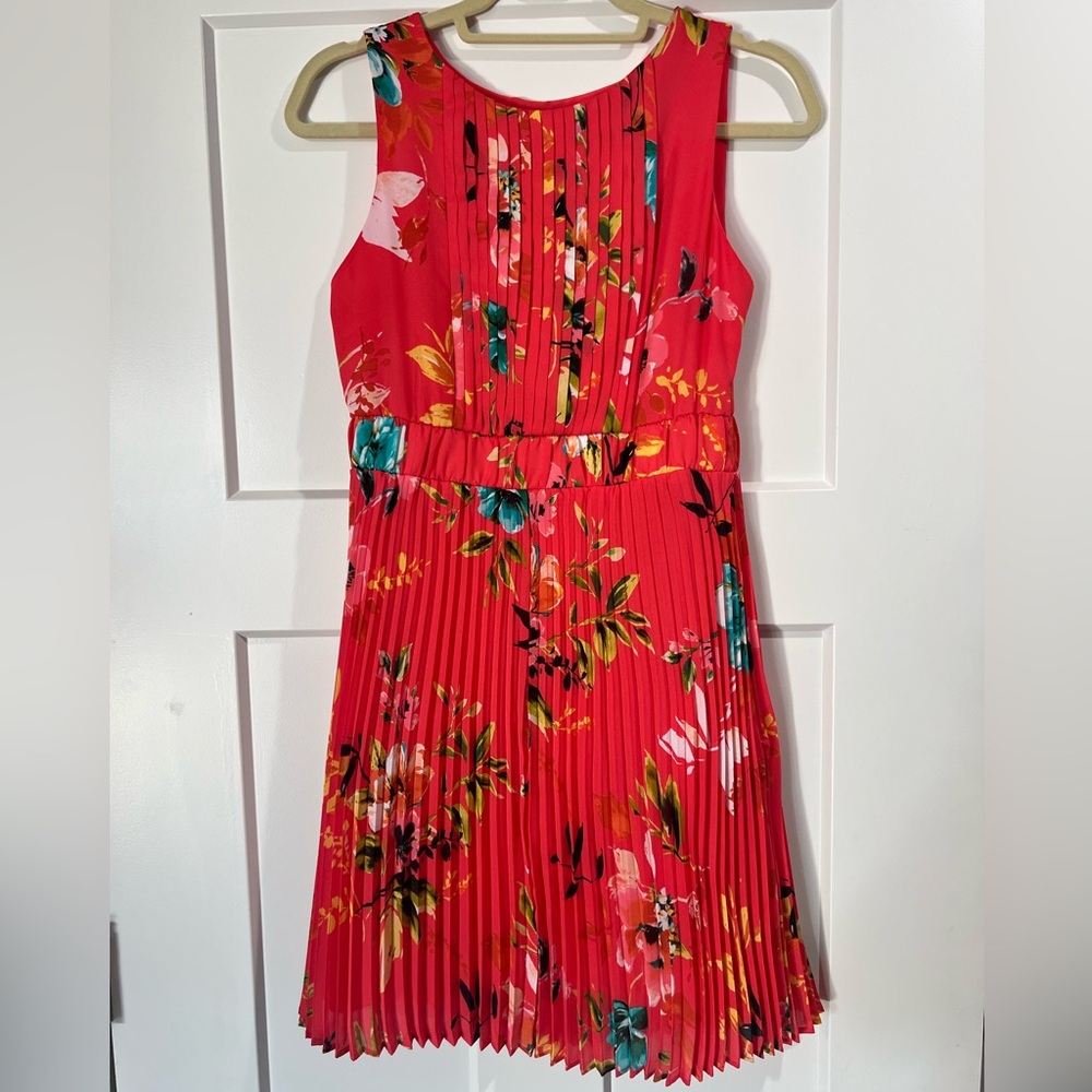 Liz Claiborne Floral Pleated Coral Dress, size 4P